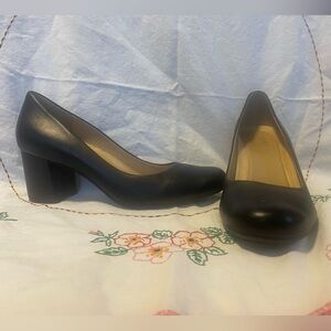 Elegant Black Women's Pumps